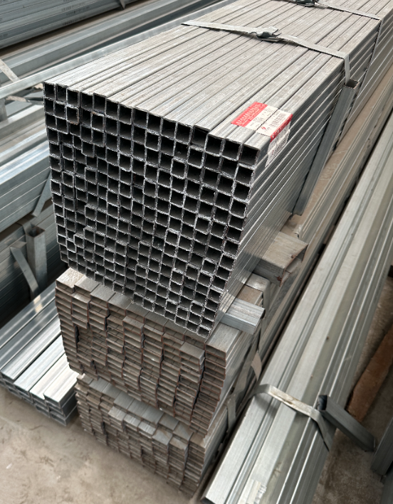 吐鲁番现货供应30*50*2镀锌方管50*80*3.0 20*20*1.5 20*40*2.0规格齐全